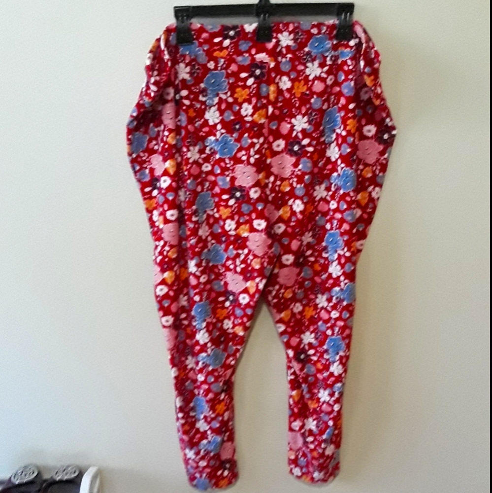 Red floral leggings